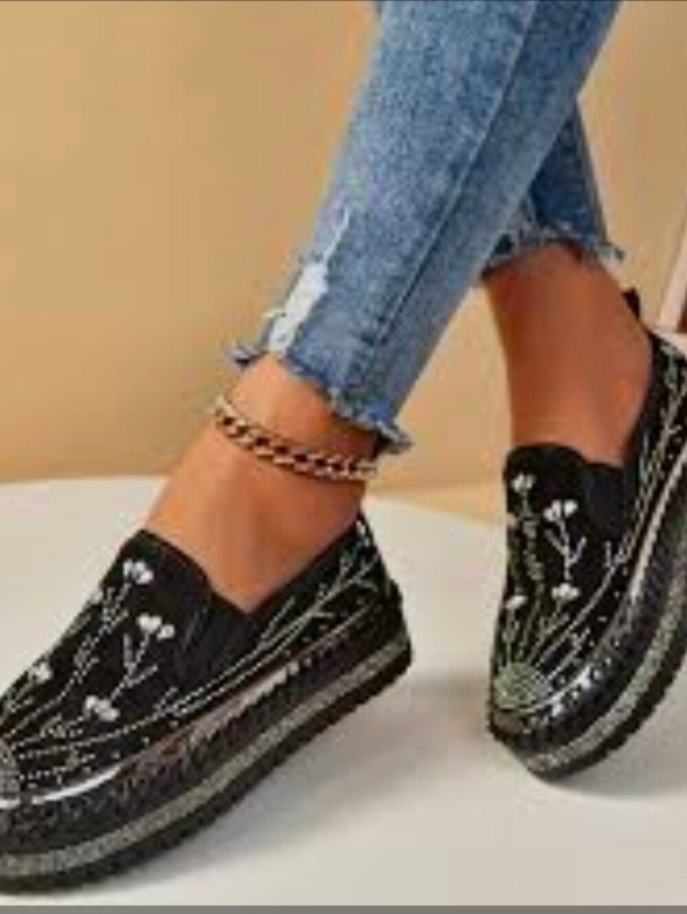 Women's Black Slip-On Loafer Flats Floral Studded Round Toe Rubber (12)